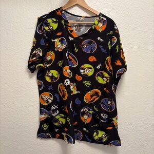 Disney Villains Scrub Top Women’s Size 2x Black two pockets polyester/ spandex